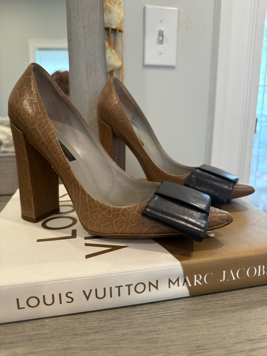 Louis Vuitton Shoes - Louis Vuitton Fall 2012 Bow Heels